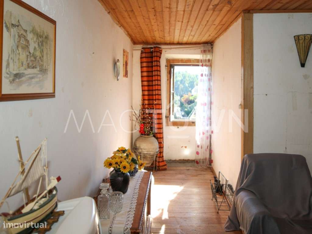 Viva no Centro Histórico numa Moradia Cheia de Caráter-9