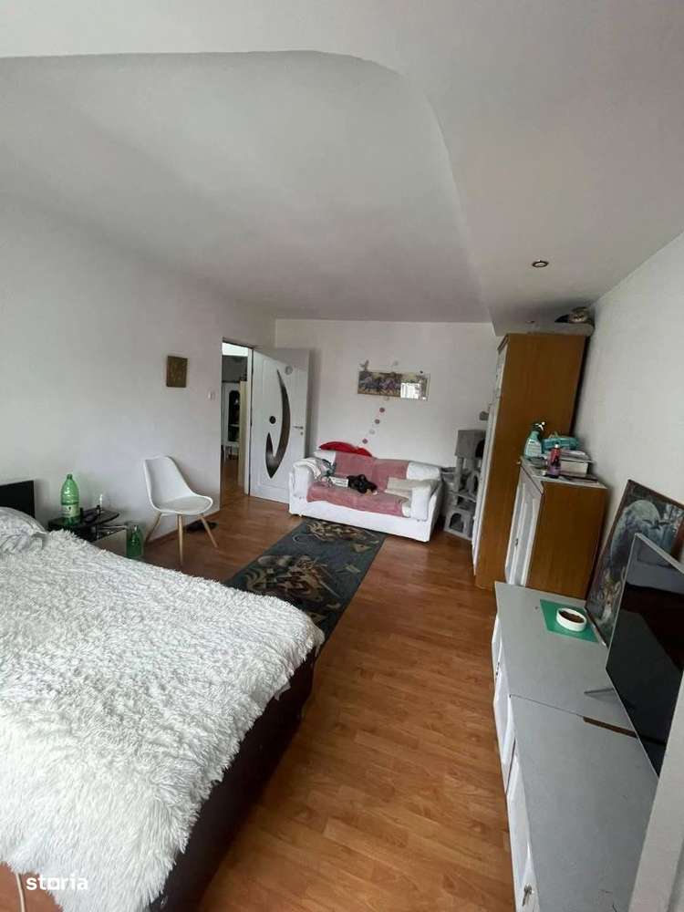 De vânzare apartament 3 camere, zona Favorit, 65.000 euro - Imagine principală: 2/12