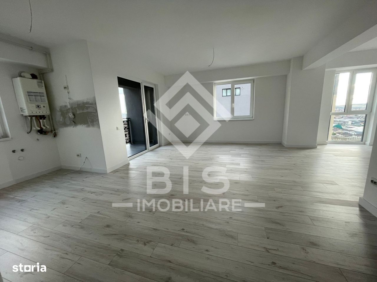 Apartament 3 camere bloc nou