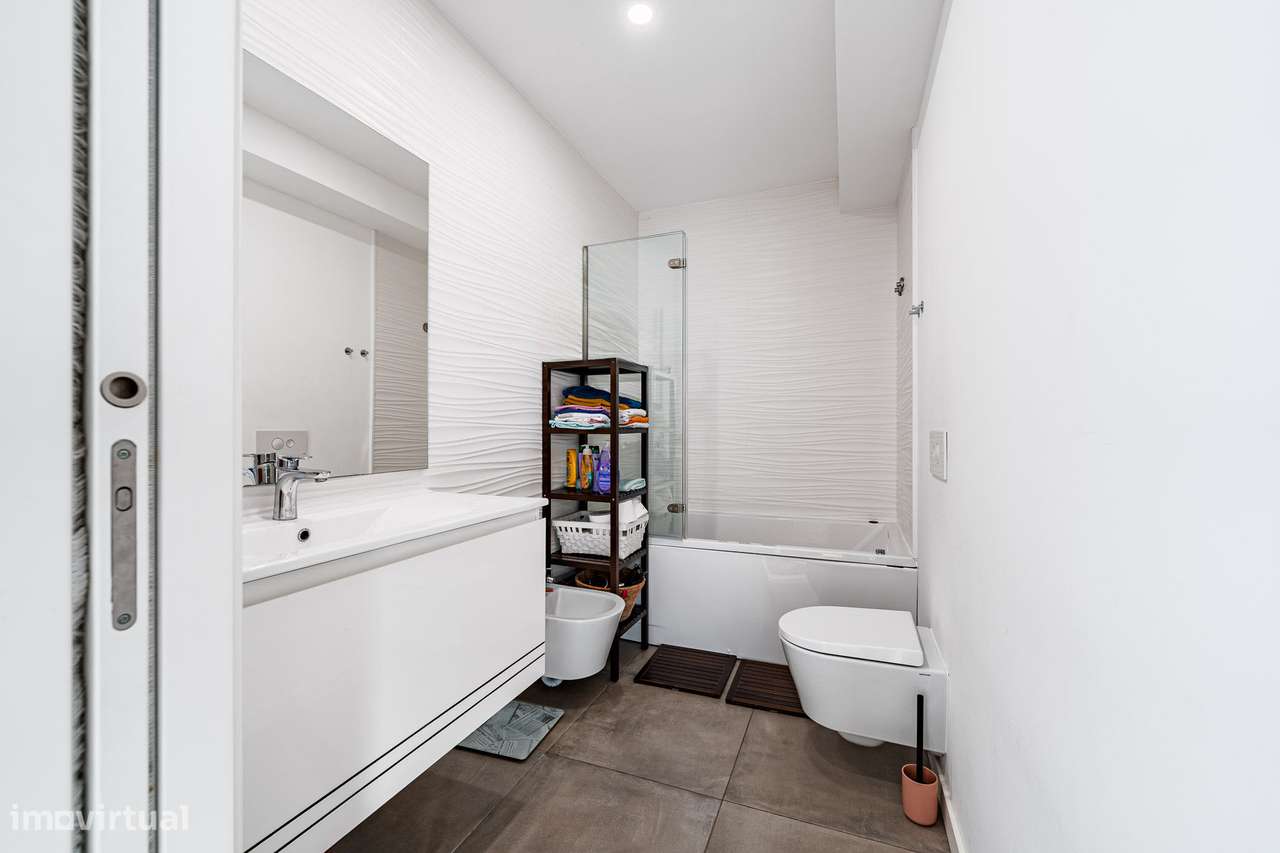 Moradia T3 com Garagem - Fernão Ferro-23