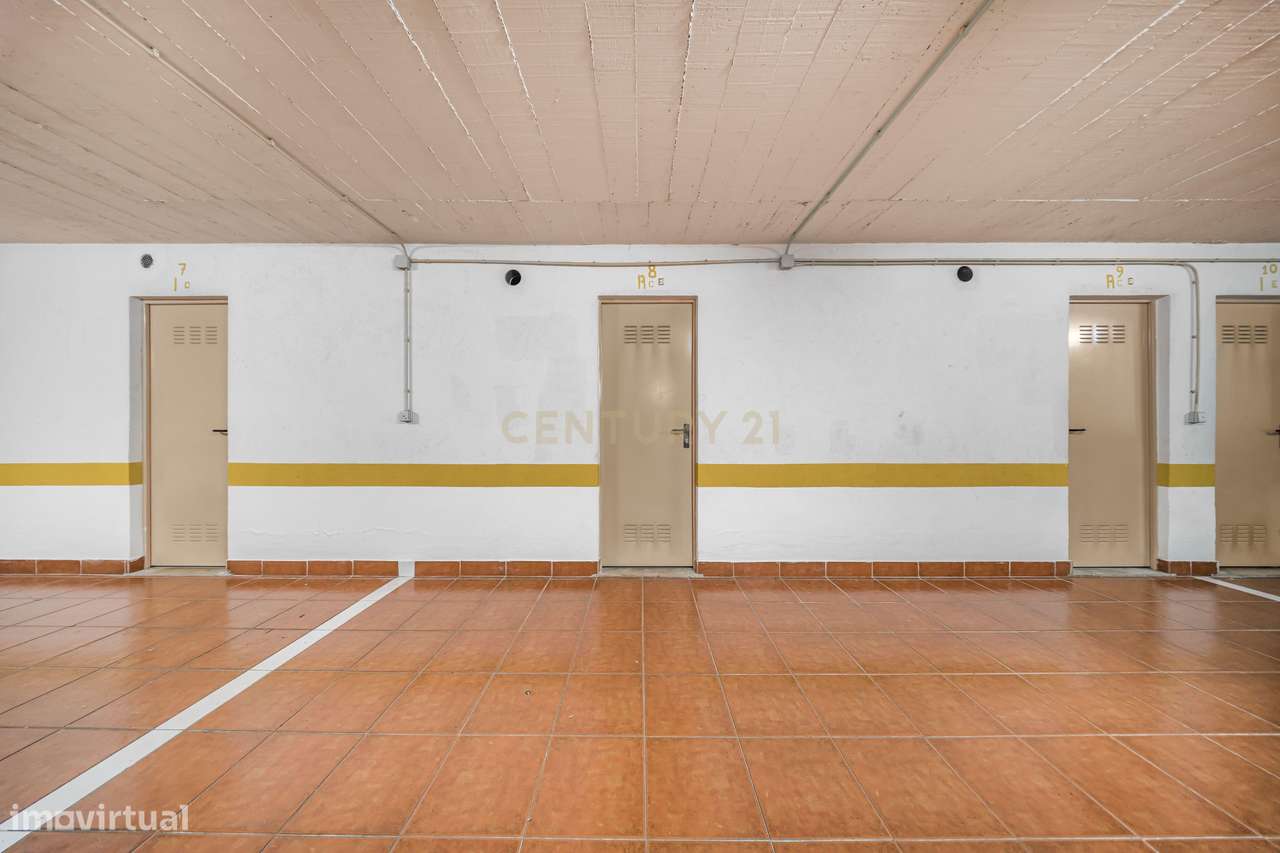 T3 com Terraço de 50m² a Sul, Garagem e Arrecadação | Jardins da Pared-27