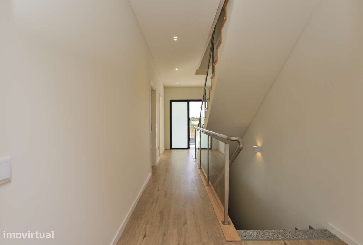 Moradia T4 c/ Certificação Energética A+ | Aveiras de Cima-10