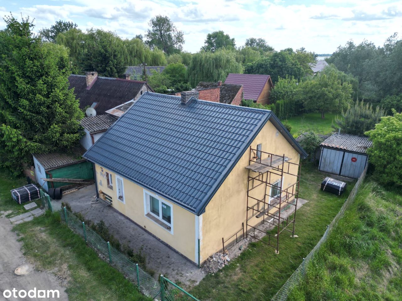 Dom na jeziorem - Pełny obrazek: 2/3