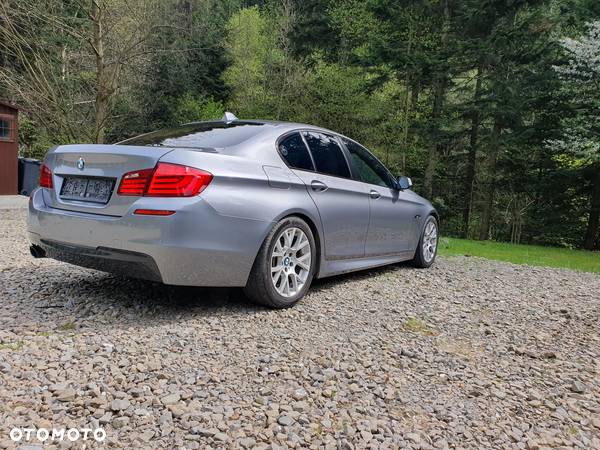 BMW Seria 5 525d - 13