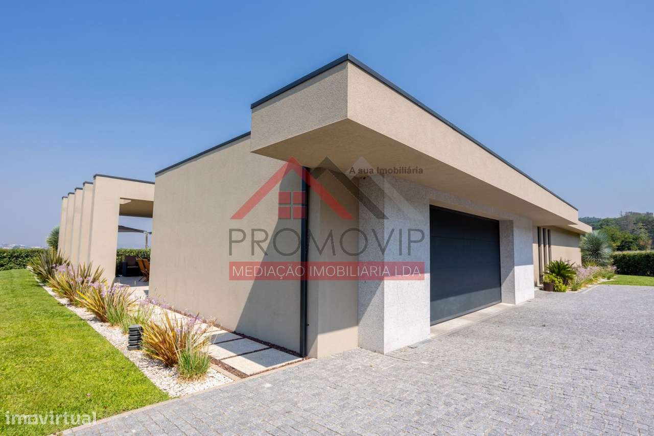 Moradia Térrea T3+1 S. Miguel do Couto Santo Tirso - Grande imagem: 4/47