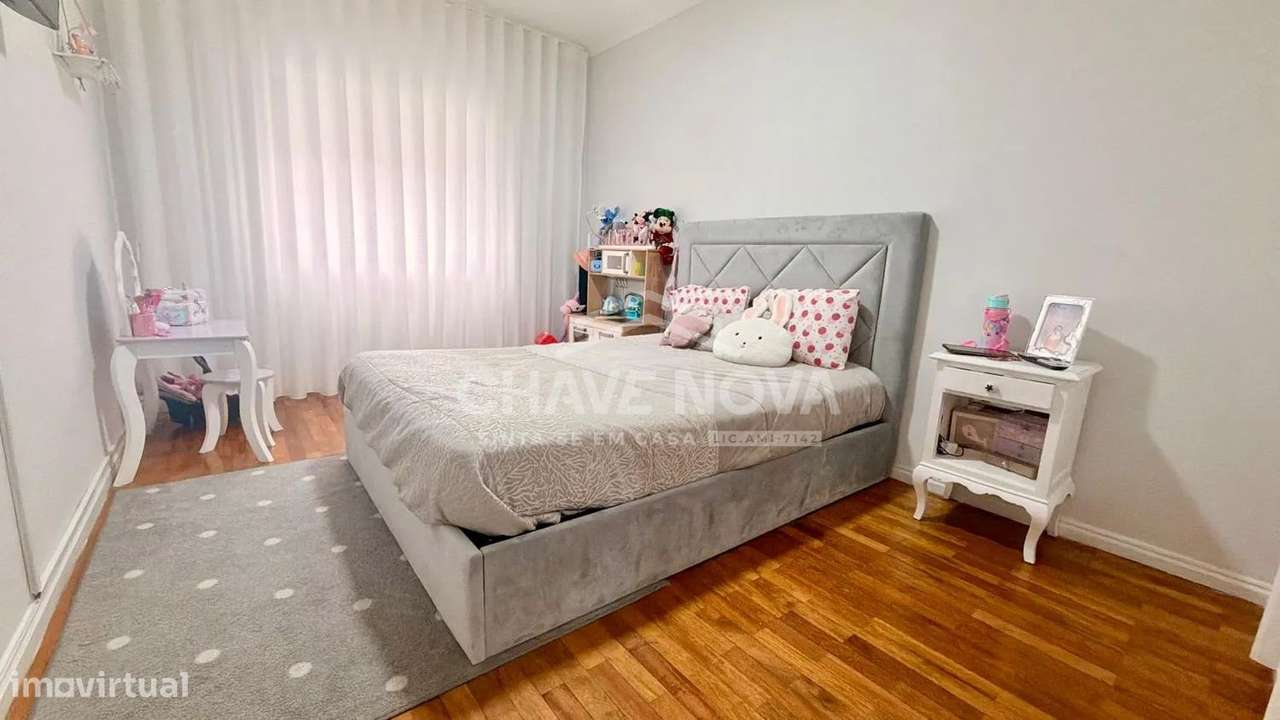 T2 c/ Garagem Box em Canelas-15