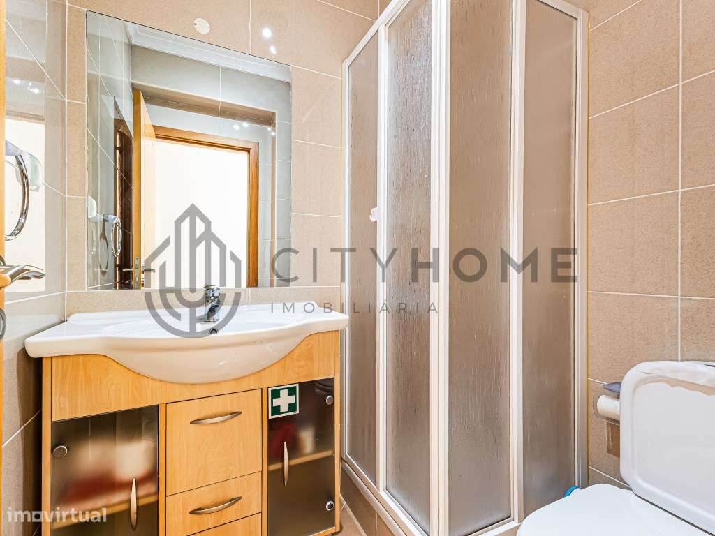 Apartamento T2 com garagem e vista mar a 400m da praia-11