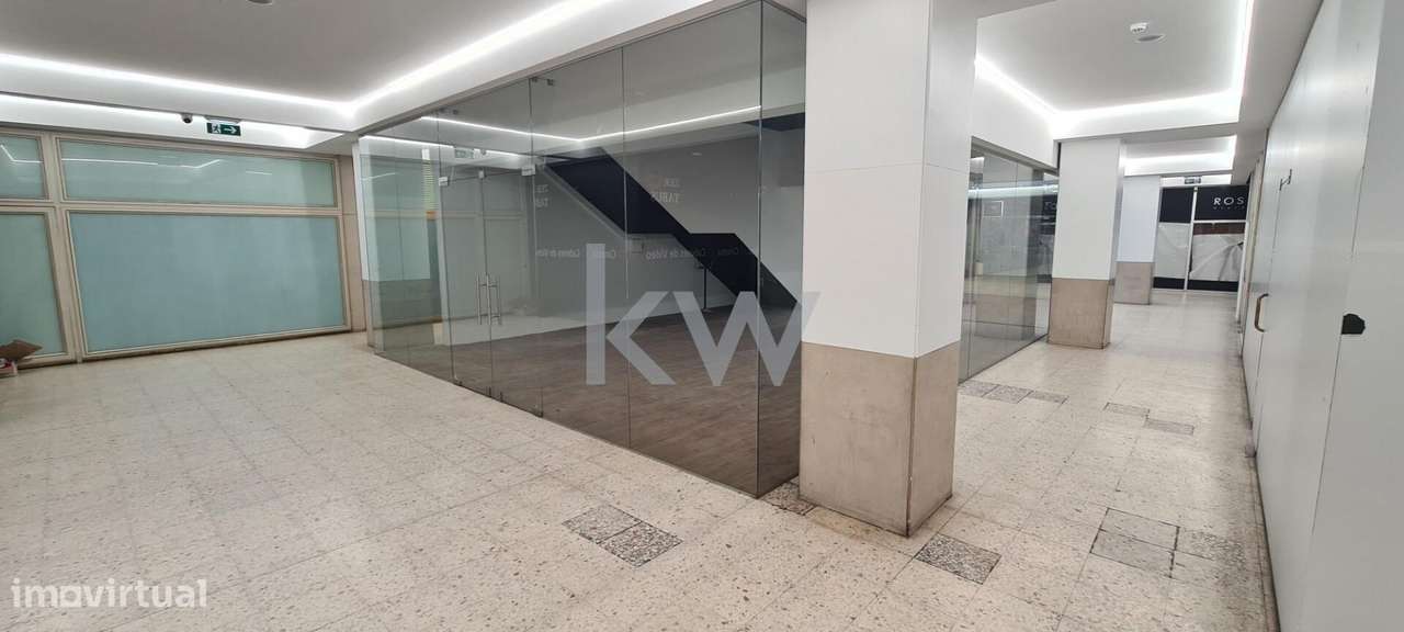Escritório à Rotunda da Boavista. Grande oportunidade! Possibilidade d - Grande imagem: 4/10