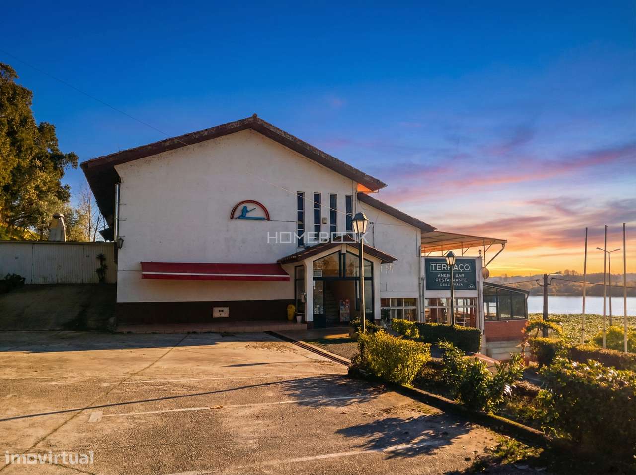 Edifício Comercial na Pateira: 1.294 m² com Vistas Únicas e Potencial - Grande imagem: 4/15