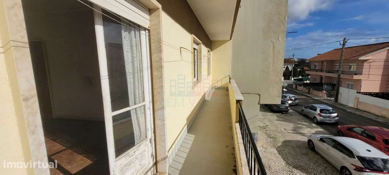 Centro Mem Martins - T4 para remodelação-36