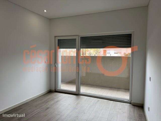 T2 para Arrendamento na Granja – Moderno, Luminoso e a 300 m da Praia - Grande imagem: 5/8