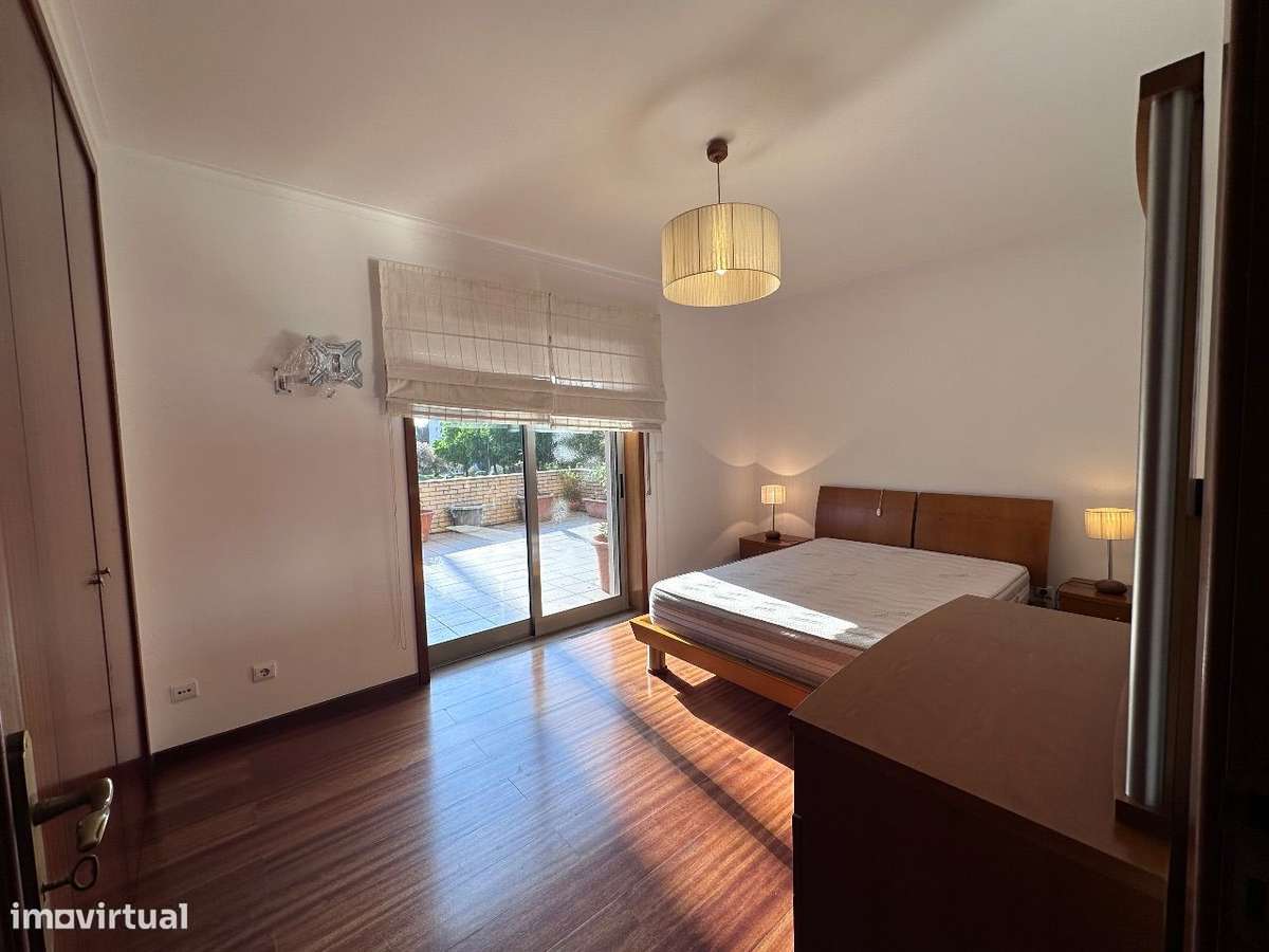 Apartamento T2 com terraço e garagem em Braga - Grande imagem: 2/12