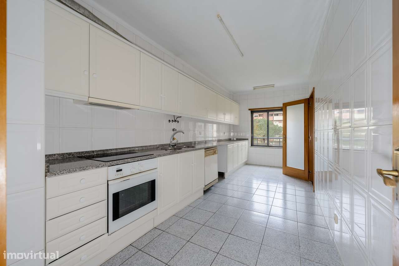 Apartamento T3 para venda na Rua Germão Galharde em São Victor, Braga - Grande imagem: 3/24