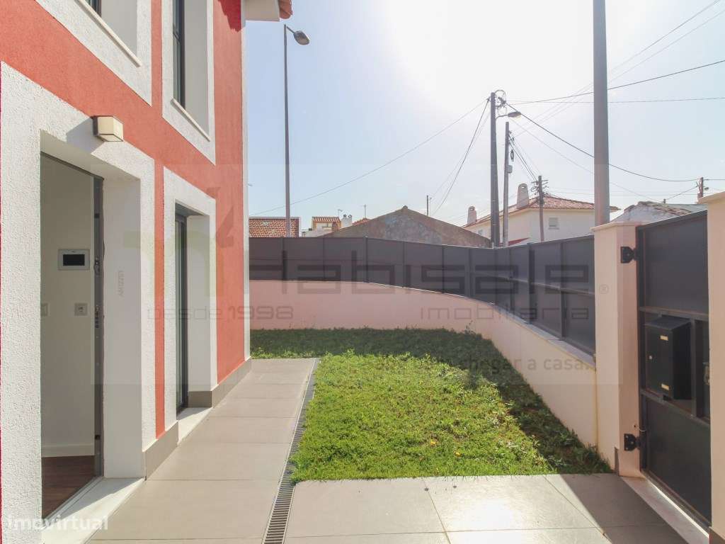 Moradia T3, situada em Areia Cascais, a curta distância da praia do...-5