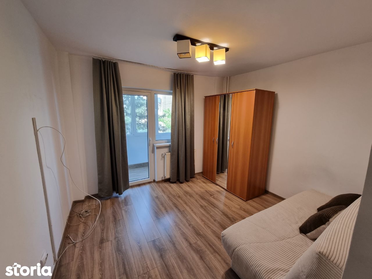 De închiriat apartament cu două camere pe strada Aurel Vlaicu