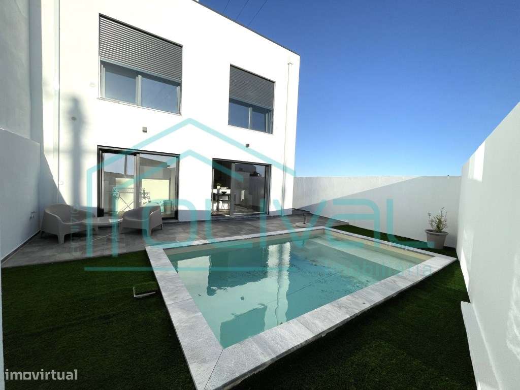 Moradia T3+1 Moderna com Piscina Privada - Conforto, Elegância e Fu...-12