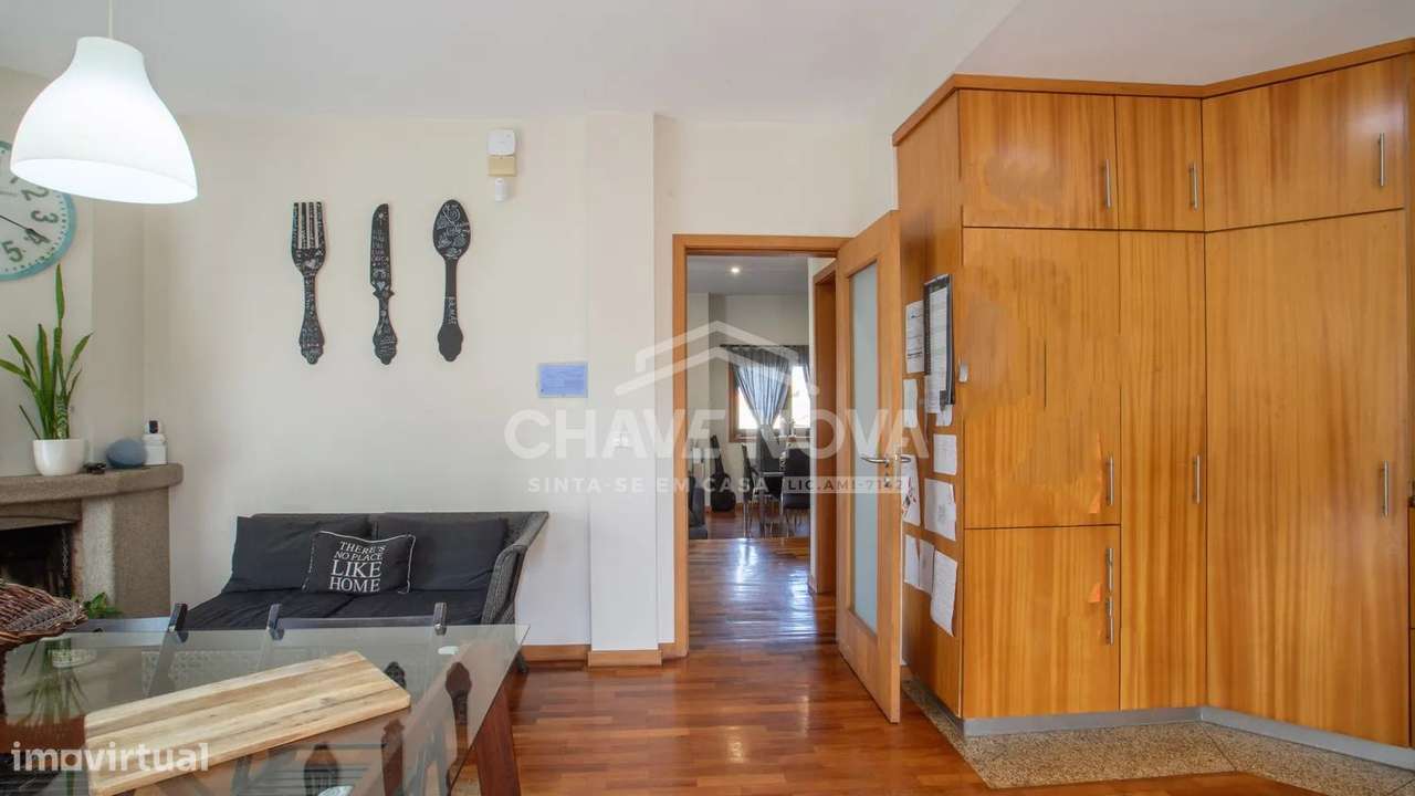 Moradia V3 de quatro frentes - Perosinho-4