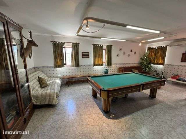 Excelente Moradia c/Piscina, Ringue desportivo, Garagem-38