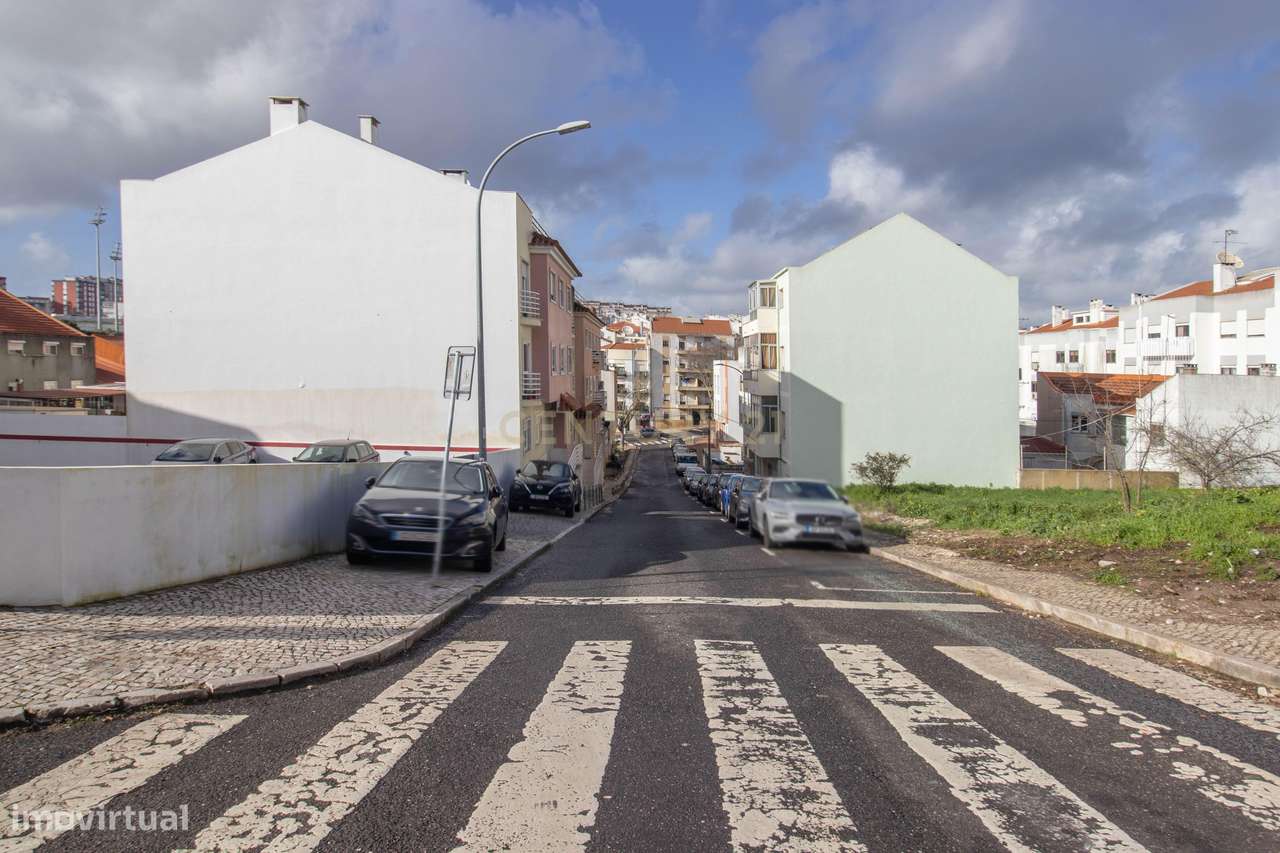 Prédio com Rentabilidade na Brandoa - Amadora-14