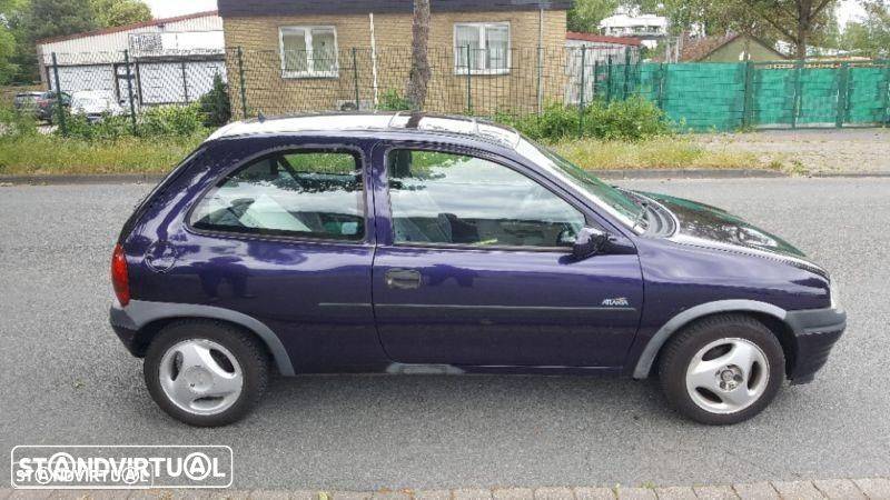 Opel Corsa B 3 portas do ano de 1993 a 2000 - 1