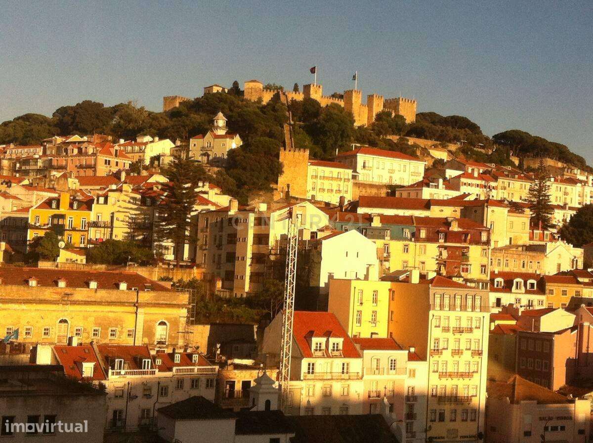 Apartamento T2 à venda na Rua da Mouraria-25