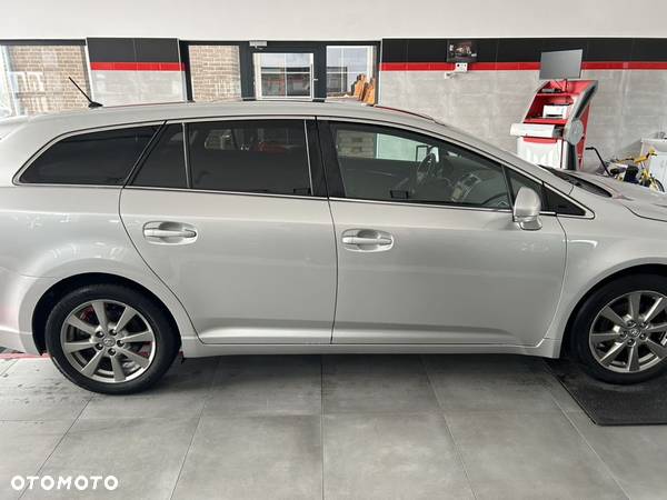 Toyota Avensis 2.0 D-4D Platinium - 10