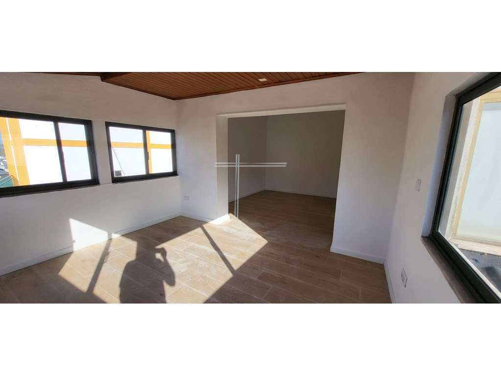 Andar de moradia T2+1 , com varandas - Cruz de Pau - Grande imagem: 4/12