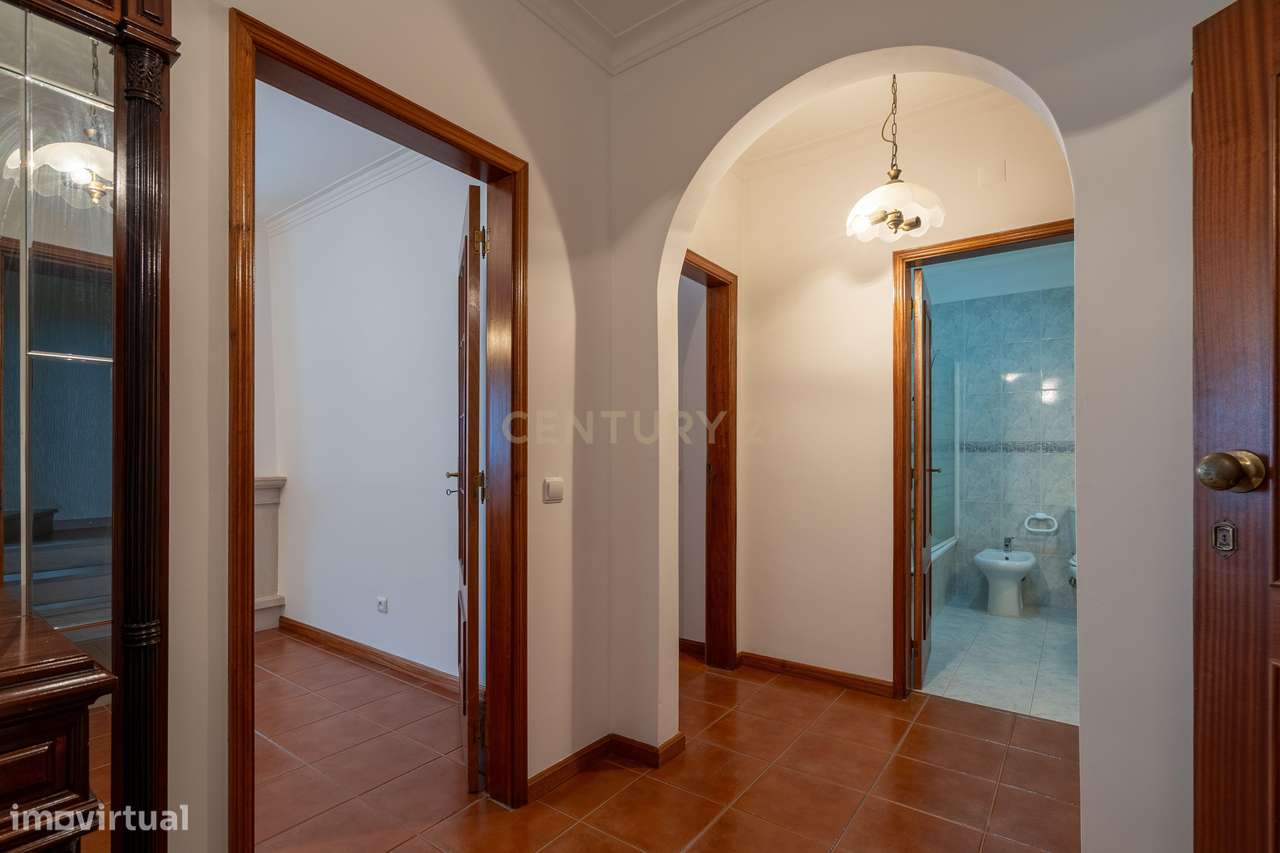 Moderno T1 em Lousã, quase novo e pronto a habitar-18