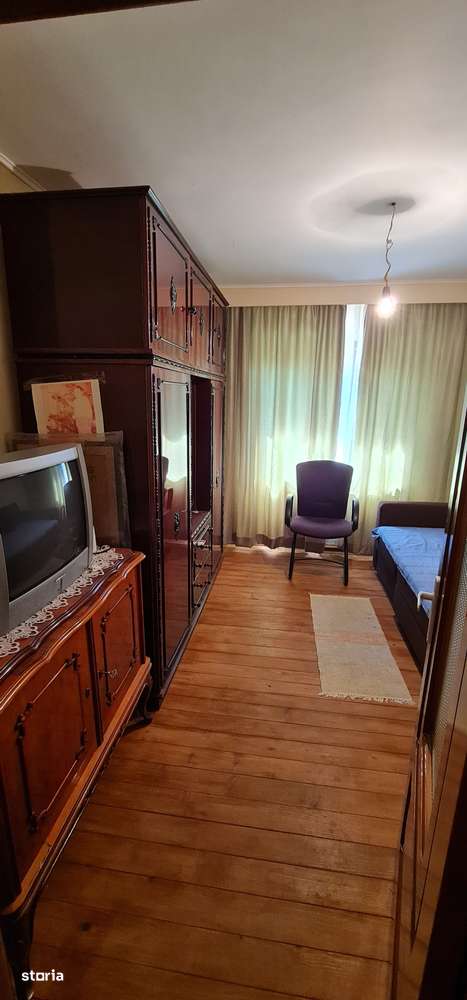 Vând casa caramida si teren 2400mp Horia-8