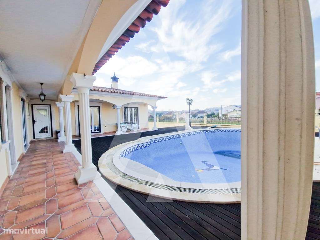 Moradia T5 de Arquitetura Tradicional com Piscina e Terreno de 4.07... - Grande imagem: 4/28