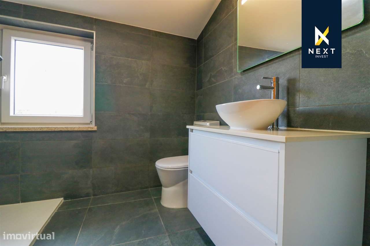 Moradia Remodelada T3 + 1 com garagem fechada-10