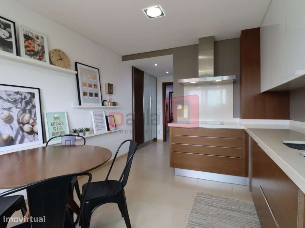 APARTAMENTO T3 MONTIJO COM PARQUEAMENTO E ARRECADAÇÃO-17
