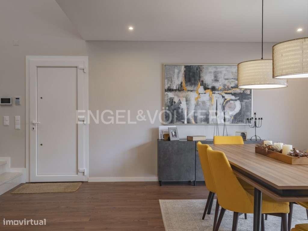 Moradia T4 moderna de luxo em Fernão Ferro-5