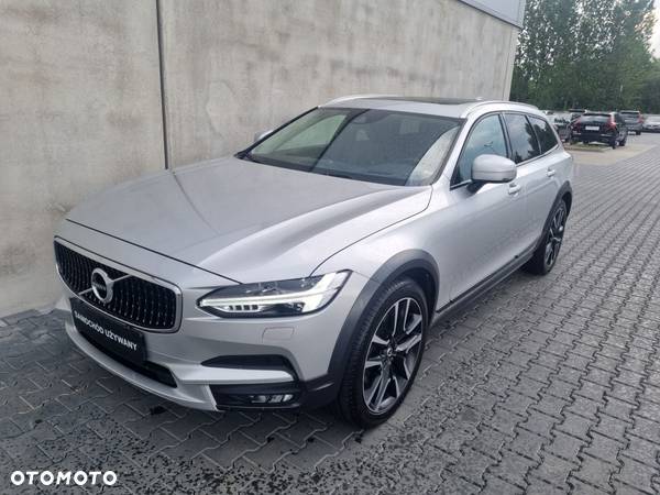 Volvo V90 Cross Country D5 AWD Pro - 4