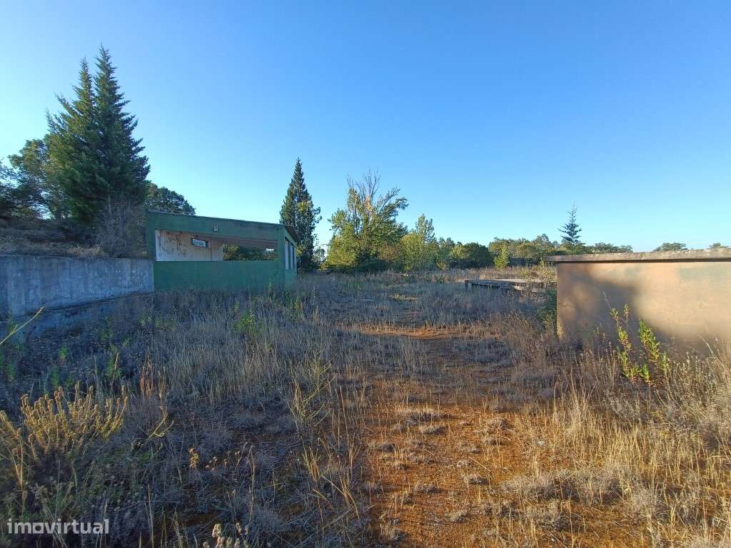 PRÉDIO PARA SERVIÇOS-17