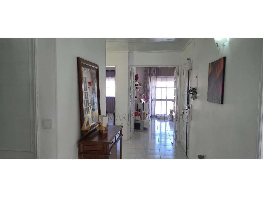 Apartamento t3 transformado em t2 com 2 varandas e arrecadação no c...-3