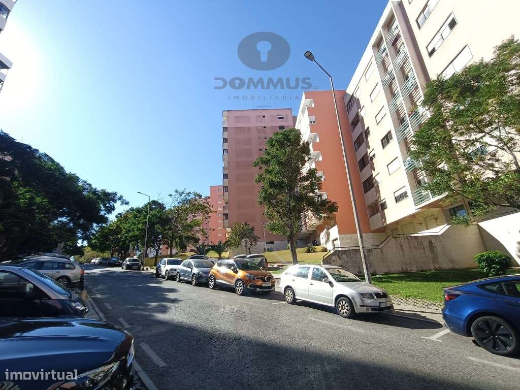 Apartamento T2 Remodelado c/ Arrecadação em São Marcos-31