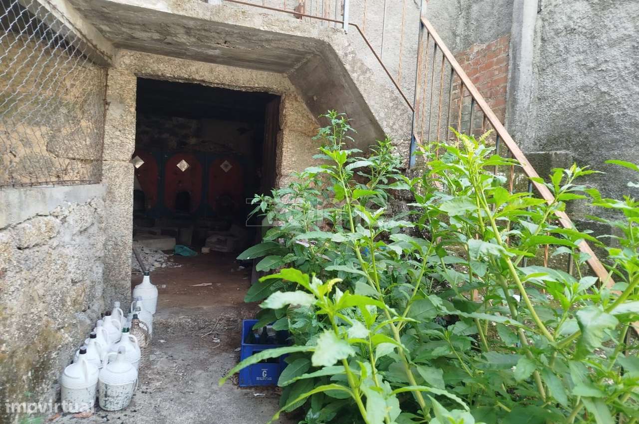 Duas Moradias em Pedra na Beira Alta – Oportunidade Única-21
