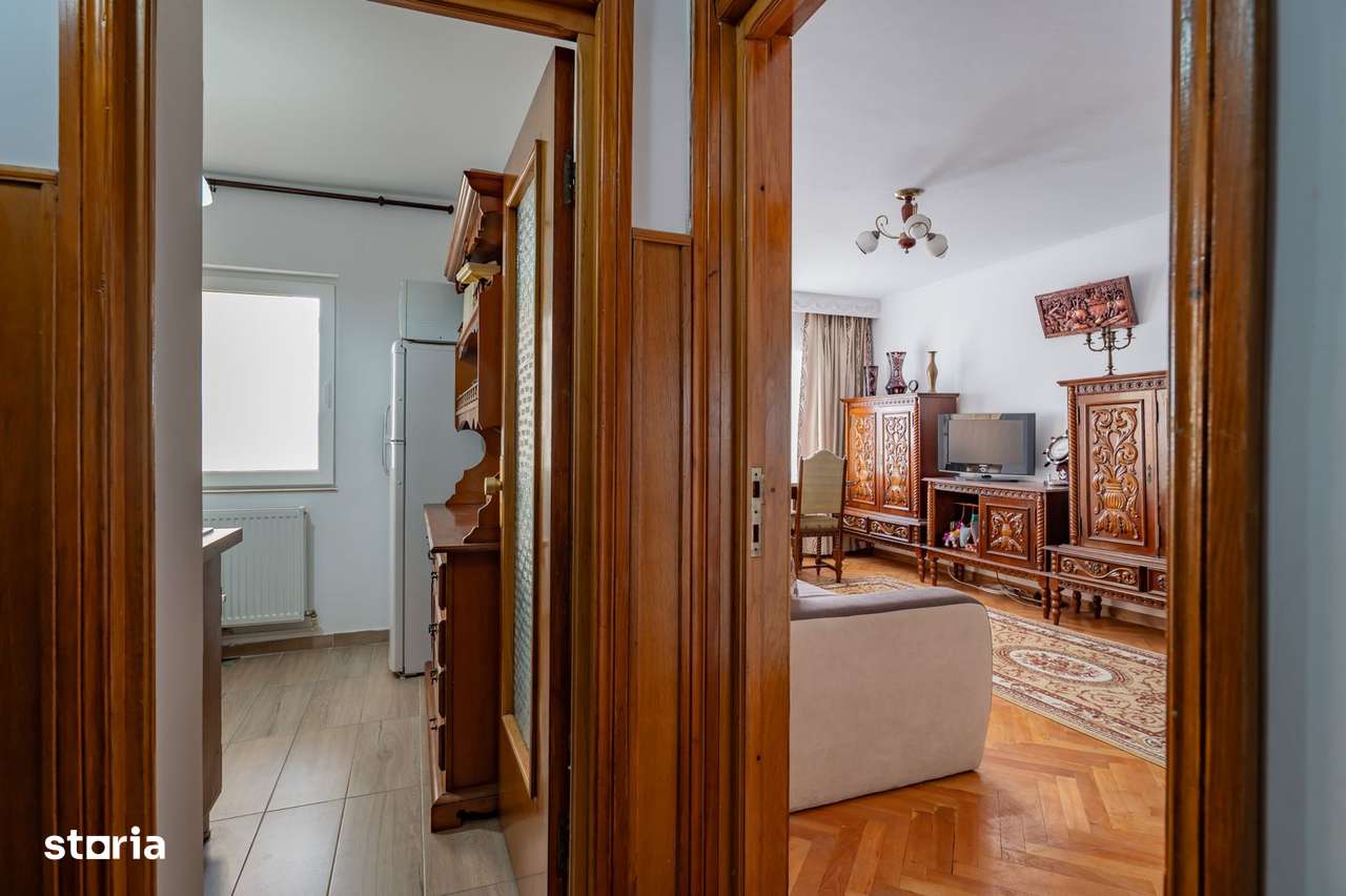 Inel 2 – Dezrobirii – 3 camere decomandate, 2 băi, etaj 3/4, bloc 1987-7