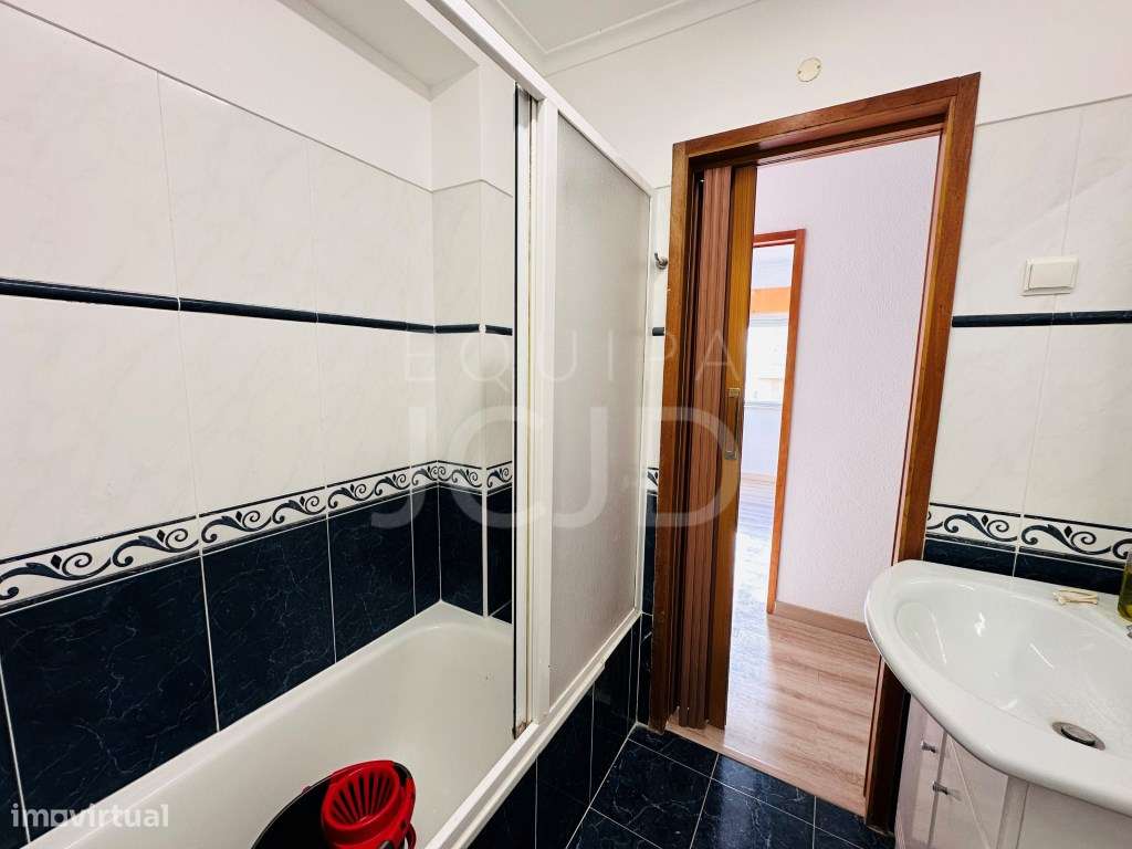 Apartamento T3 Totalmente Remodelado a Estrear - Costa da Caparica-12