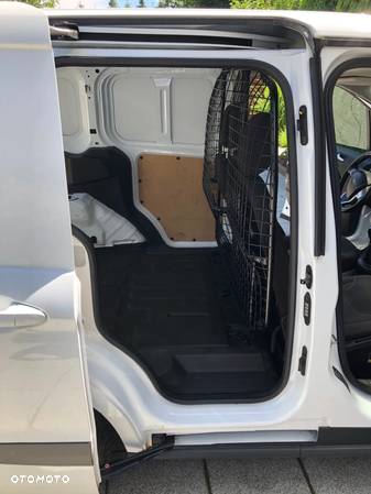 Ford Transit Courier - 8