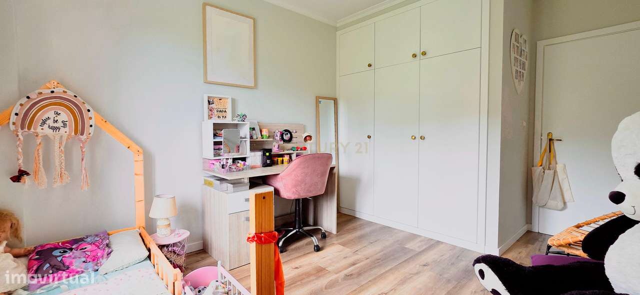 Apartamento T2 Renovado em Santo António-8