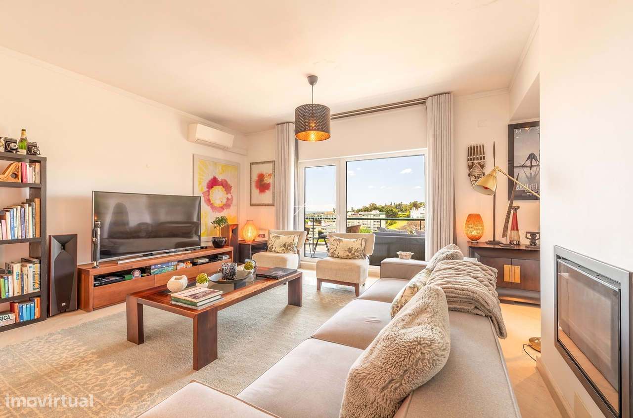 Vistas panorâmicas do rio e vida à beira-mar entre Lisboa e Cascais - Grande imagem: 1/32