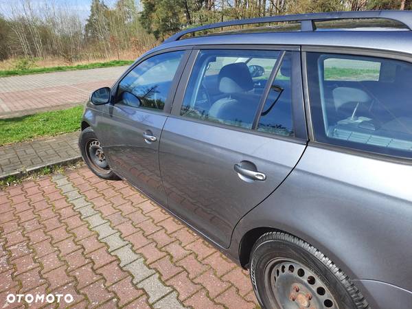 Volkswagen Golf 1.6 Comfortline - 20