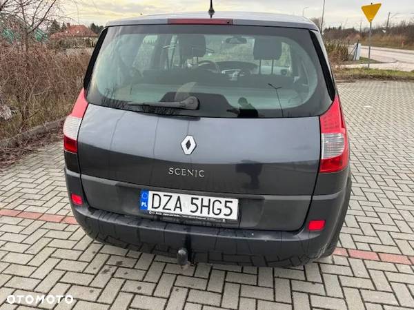 Renault Scenic 2.0 Confort Privilege - 9