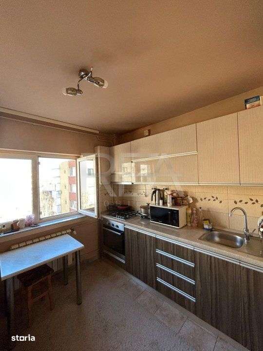 2 camere renovat + mobilat 6 minute de metrou TIMPURI NOI - Imagine principală: 4/10