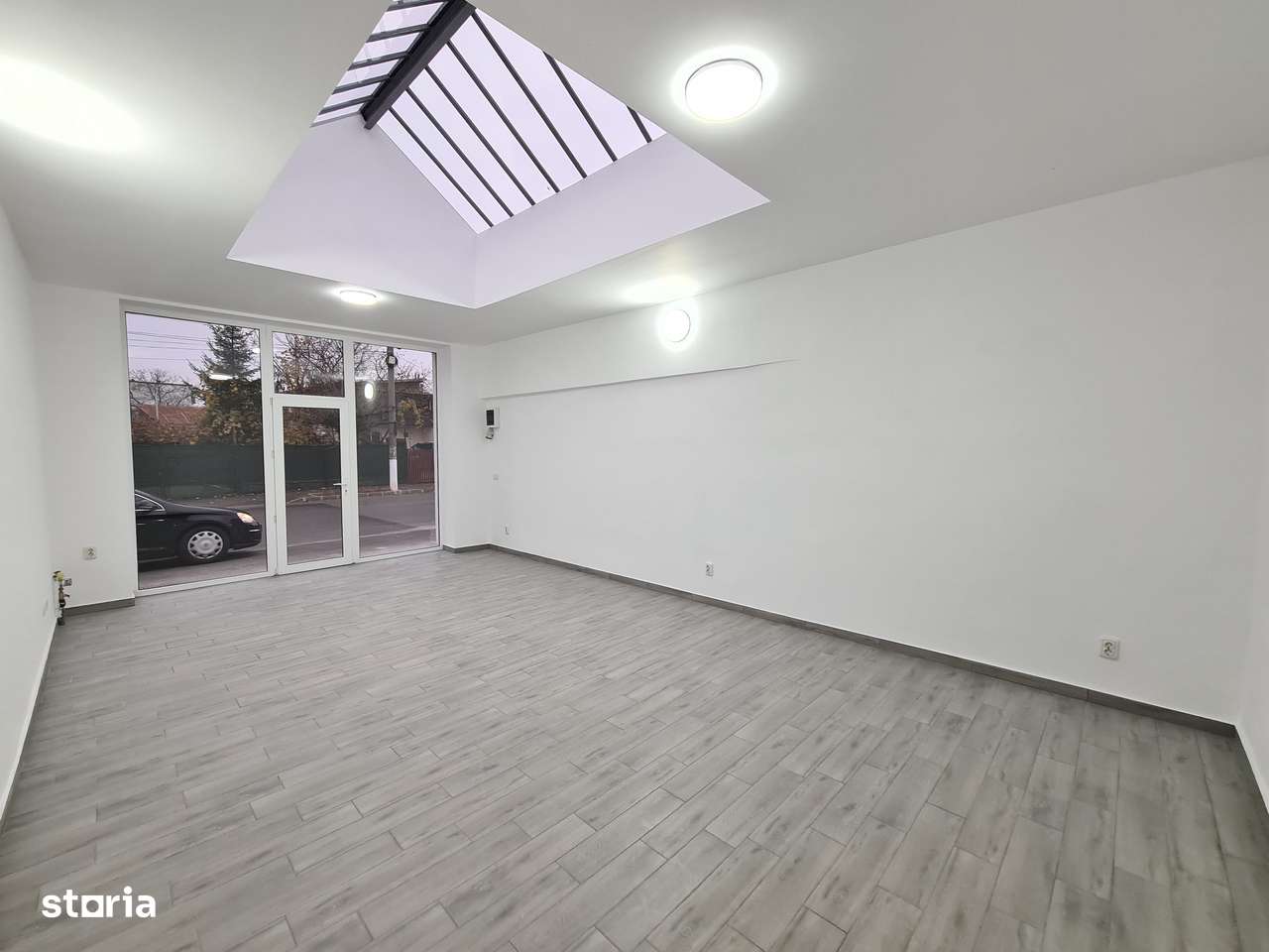 Spatiu comercial in Campina, Complex Rafinarie--34 mp--1900 lei - Imagine principală: 1/20