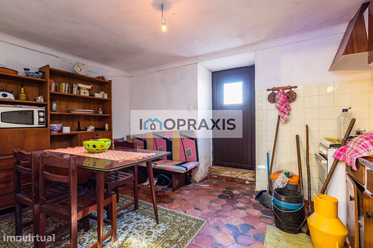 Moradia para reabilitação e terreno em Pedreiras, Porto de Mós-6