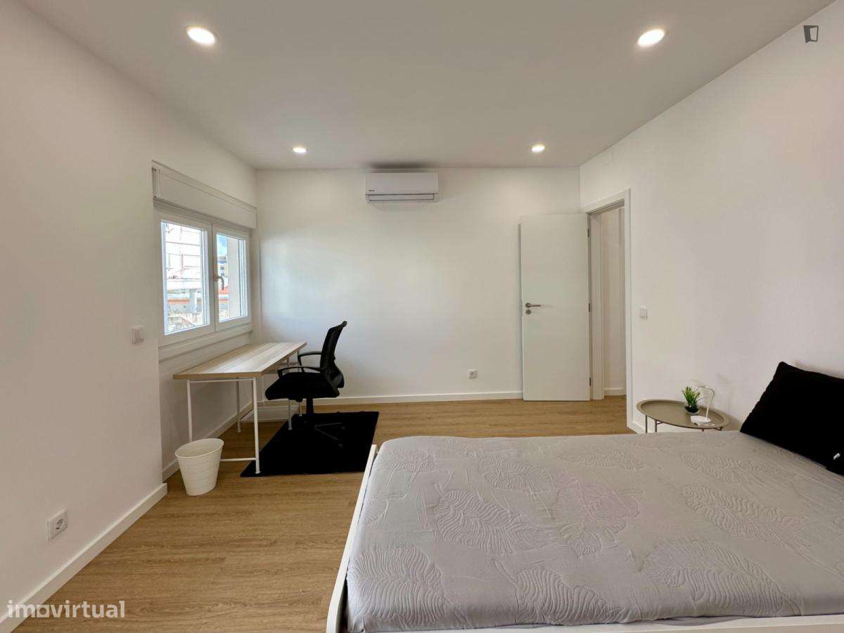Quarto - localizado em Almada Lisbon - Grande imagem: 5/8