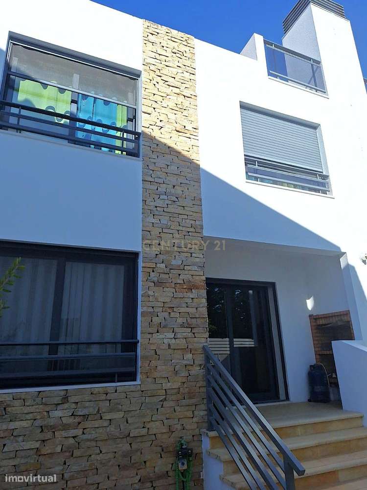 Moradia T3+1 em Alcochete: Luxo e Conforto!-6